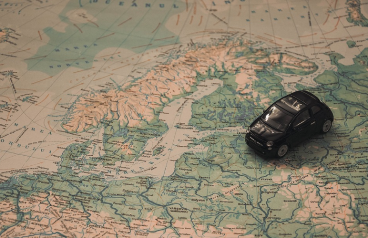 Features to Consider When Selecting a Vehicle Tracker