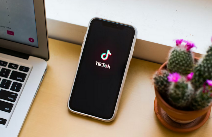 Simple Ways Creators Use Digital Tools to Spark Conversation on TikTok